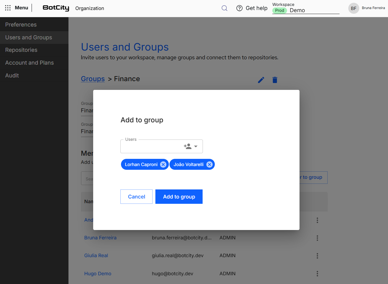 Formulario para añadir usuarios a un grupo Captura de pantalla del Orquestador de BotCity, en la pantalla de información del grupo Finance, con el formulario "Add to group" abierto, que muestra el campo Users, dos usuarios ya seleccionados en forma de etiqueta y los botones Cancel y Add to group.